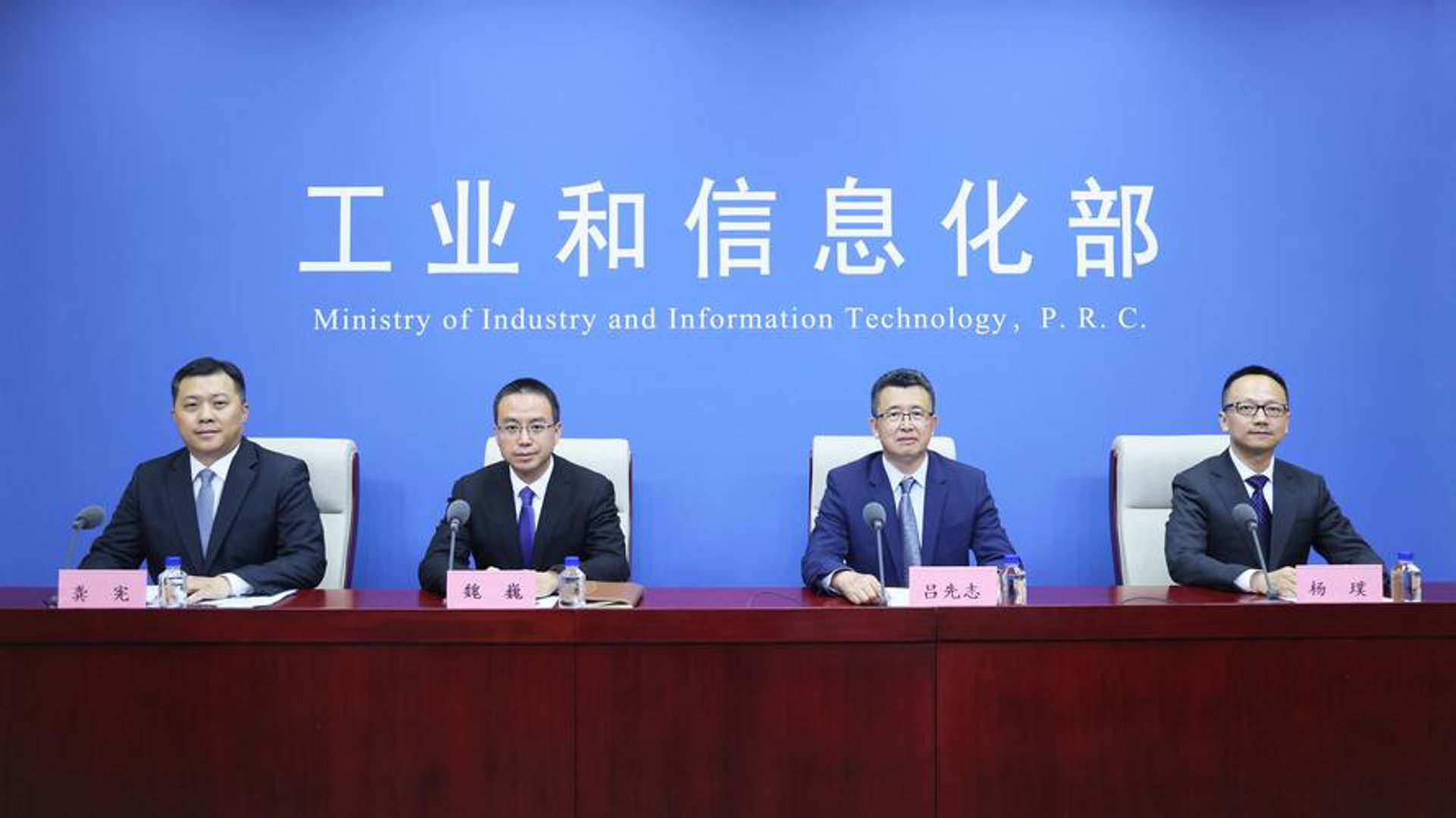 站群系统的技术演进与AI化运营逻辑：从批量建站到智能养站